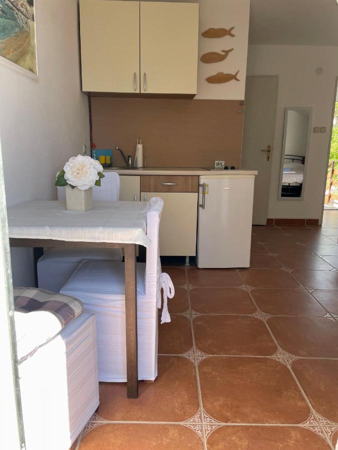 Studio Apartmani Kremic Karlobag Exteriér fotografie