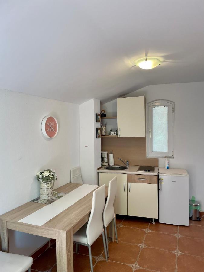 Studio Apartmani Kremic Karlobag Exteriér fotografie