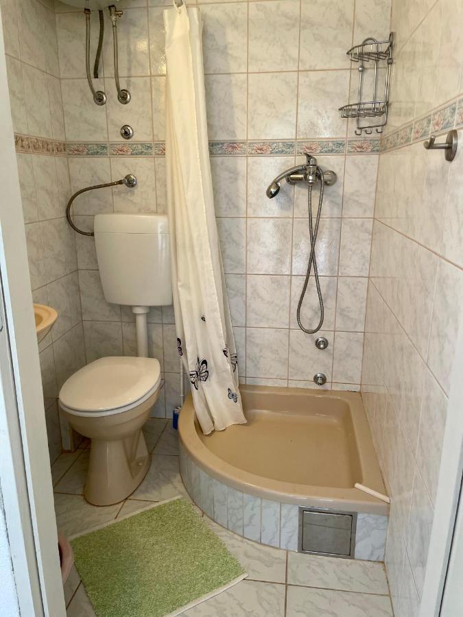 Studio Apartmani Kremic Karlobag Exteriér fotografie