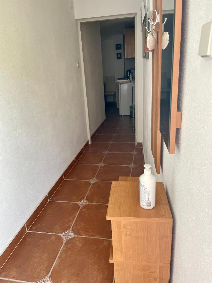 Studio Apartmani Kremic Karlobag Exteriér fotografie
